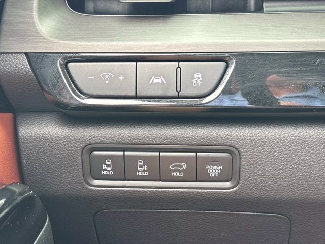 2022 Ceramic White Kia Carnival SX FWD Van