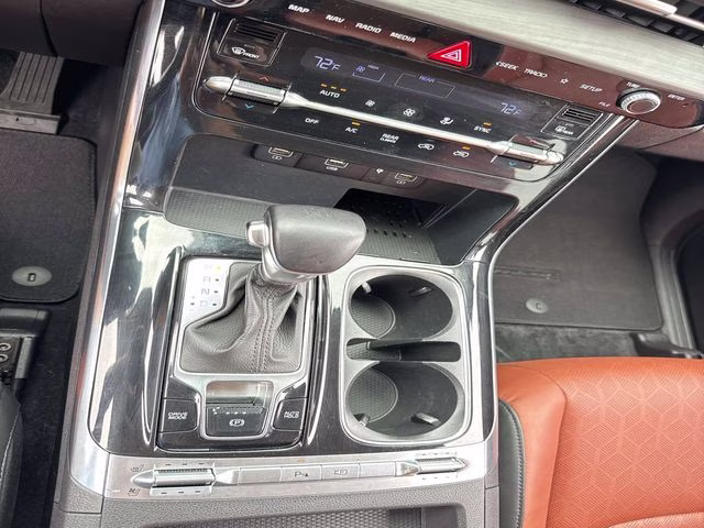 2022 Ceramic White Kia Carnival SX FWD Van