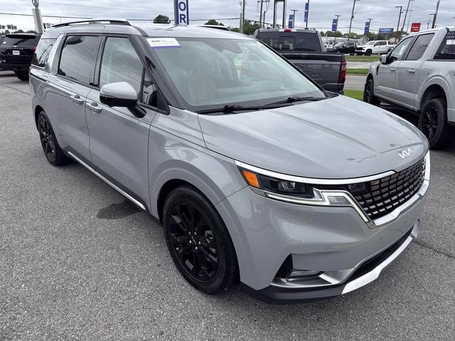 2022 Ceramic White Kia Carnival SX FWD Van