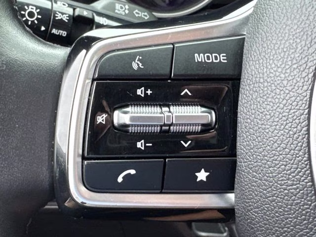 2022 Ceramic White Kia Carnival SX FWD Van