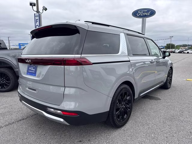 2022 Ceramic White Kia Carnival SX FWD Van