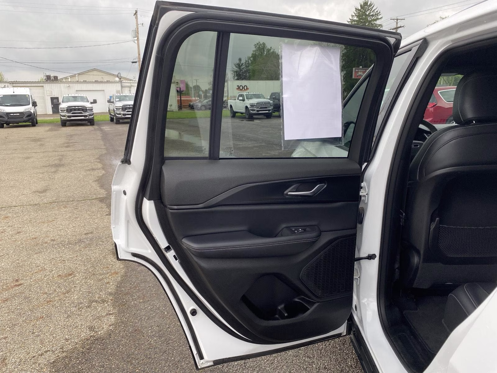2025 Bright White Clearcoat Jeep Grand Cherokee Altitude 4X4 SUV