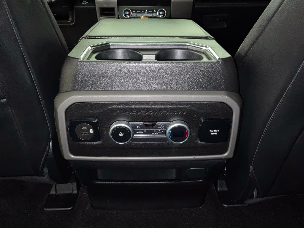 2021 Magnetic Ford Expedition XLT RWD SUV