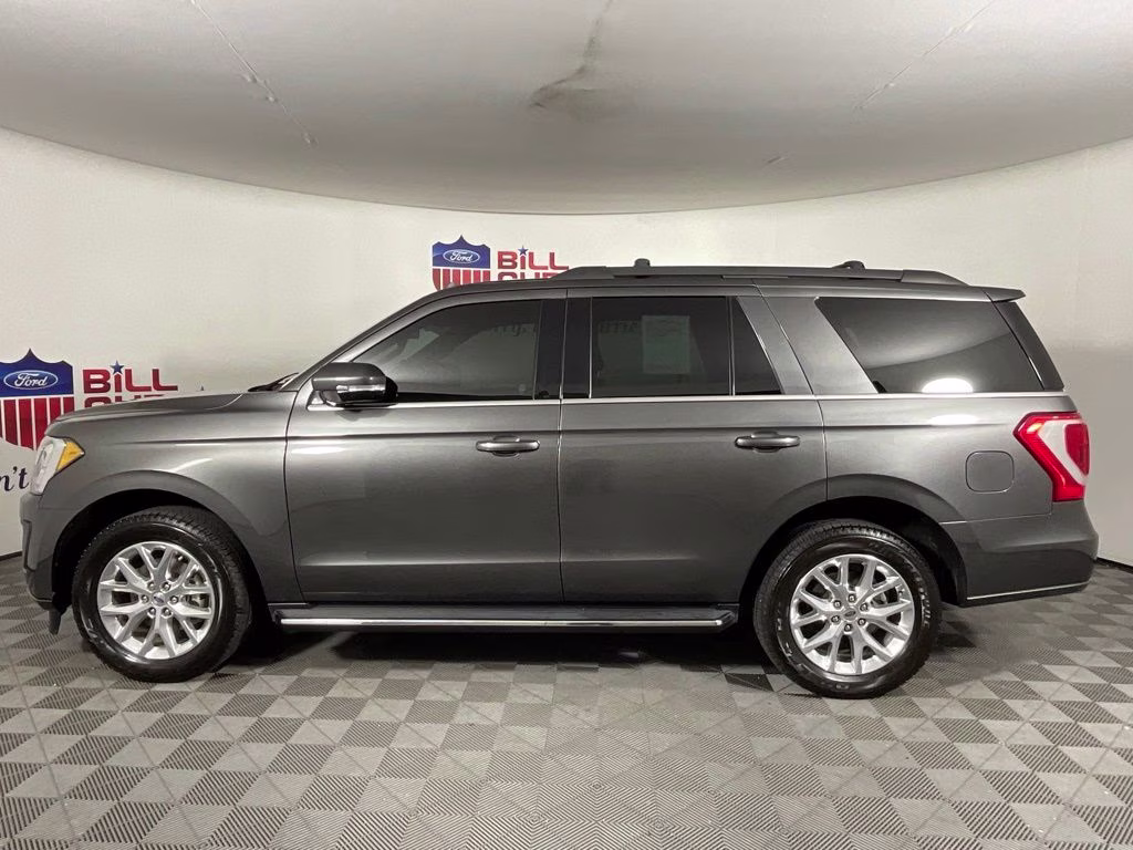 2021 Magnetic Ford Expedition XLT RWD SUV