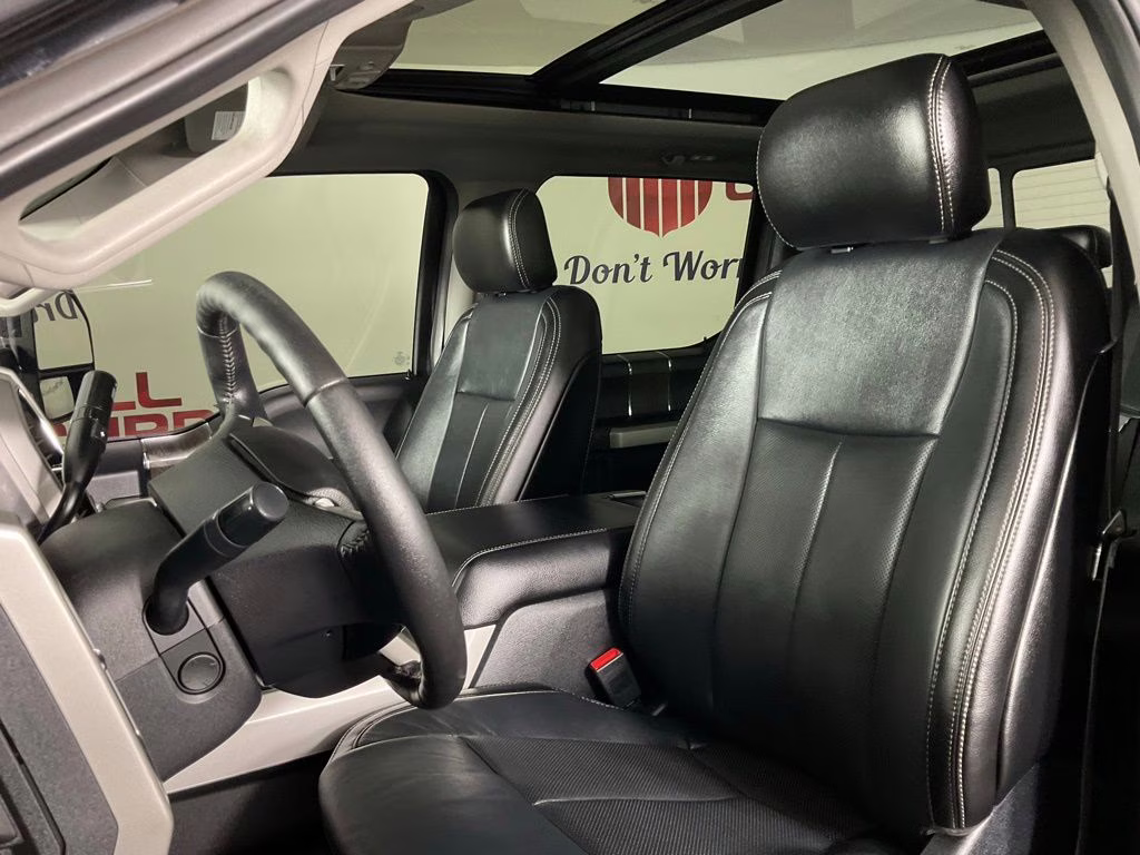 2020 Black Metallic Ford Super Duty F-250 SRW Lariat 4X4 Truck