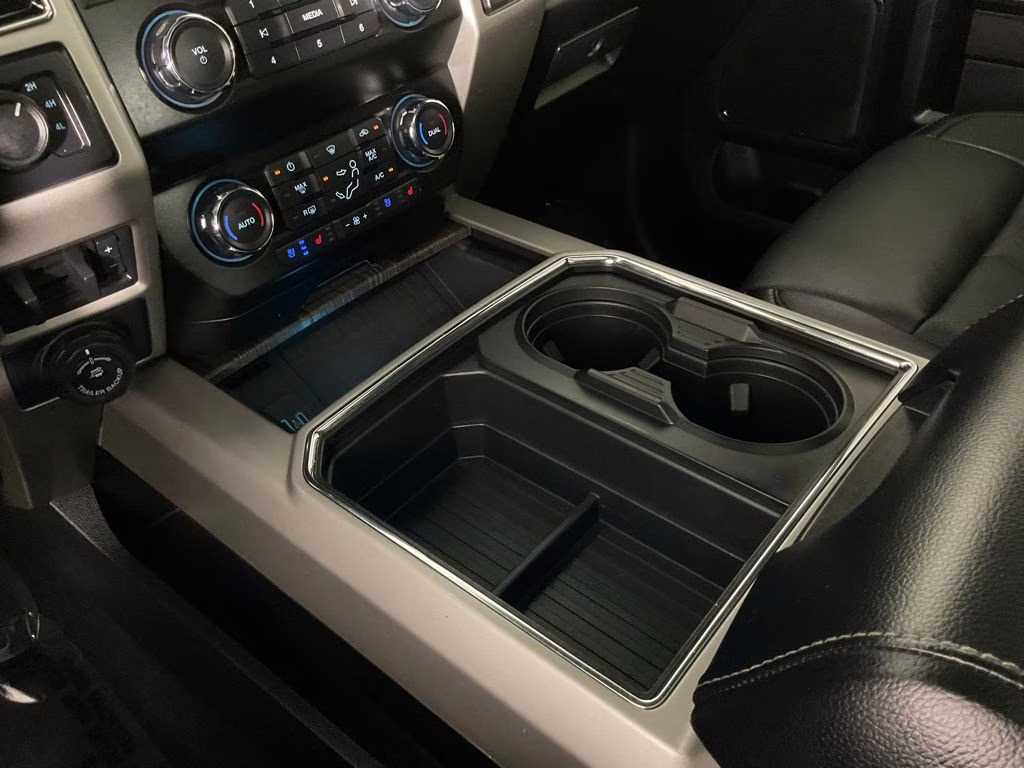 2020 Black Metallic Ford Super Duty F-250 SRW Lariat 4X4 Truck