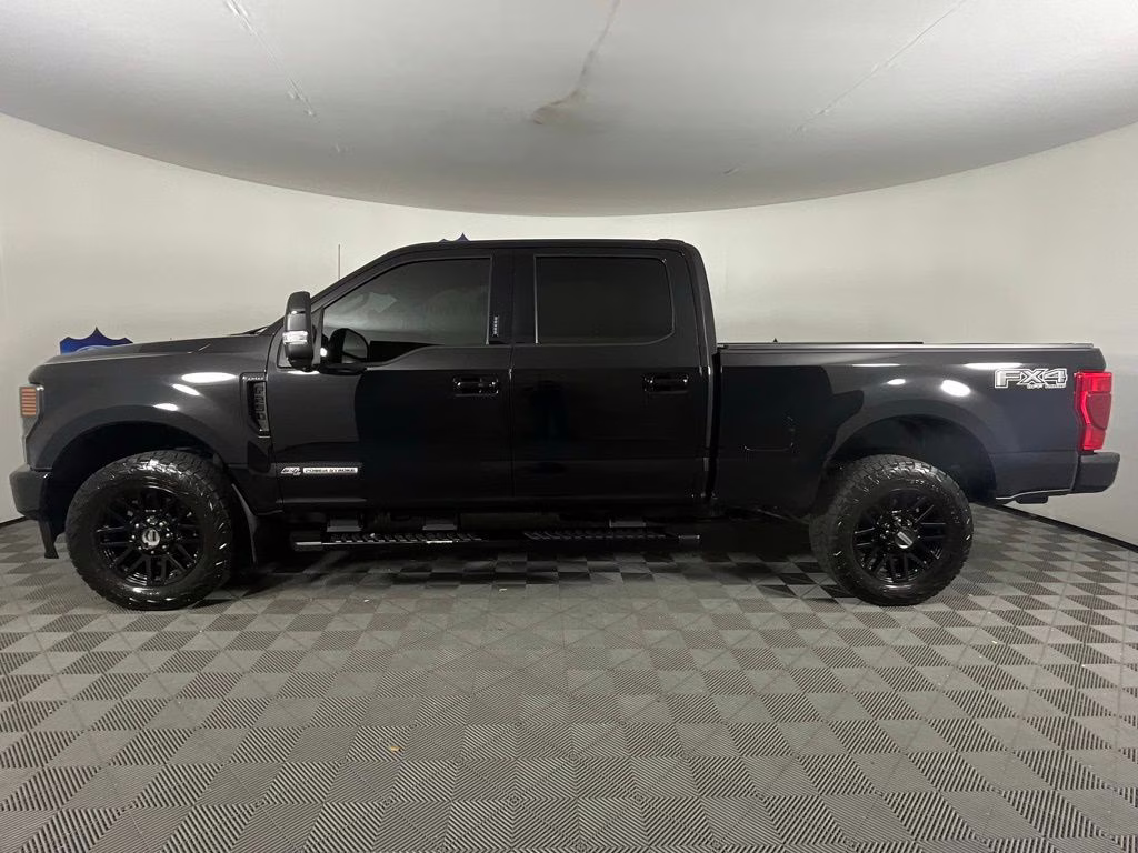 2020 Black Metallic Ford Super Duty F-250 SRW Lariat 4X4 Truck