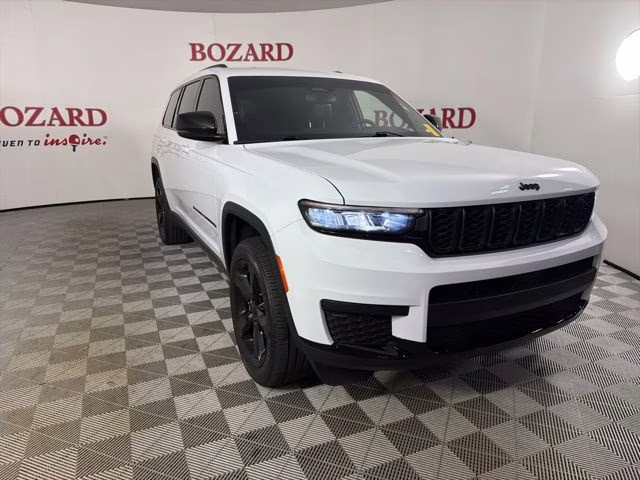 2023 Bright White Clearcoat Jeep Grand Cherokee L Altitude 4X4 SUV
