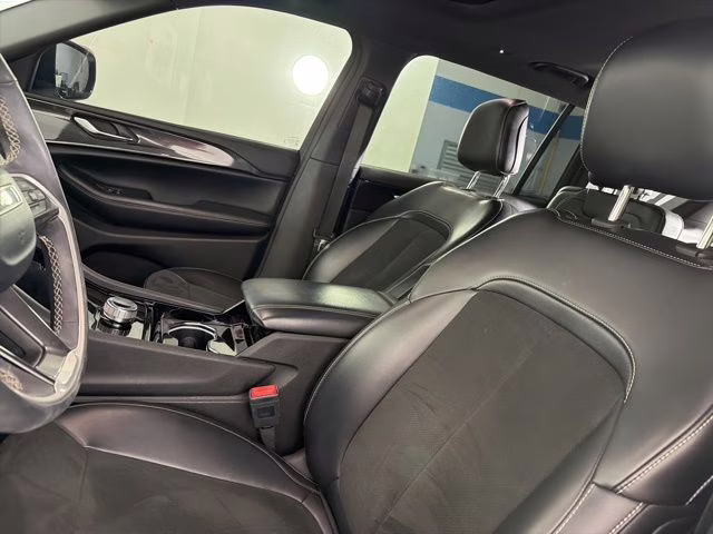 2023 Bright White Clearcoat Jeep Grand Cherokee L Altitude 4X4 SUV