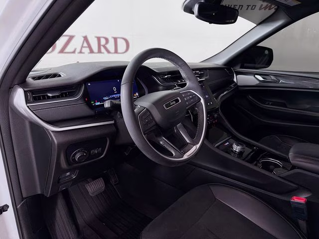 2023 Bright White Clearcoat Jeep Grand Cherokee L Altitude 4X4 SUV