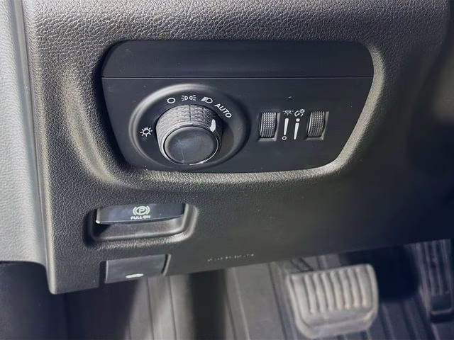 2023 Bright White Clearcoat Jeep Grand Cherokee L Altitude 4X4 SUV
