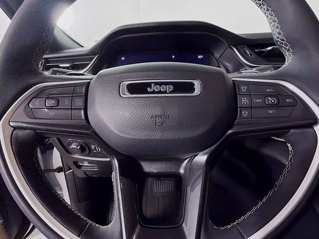 2023 Bright White Clearcoat Jeep Grand Cherokee L Altitude 4X4 SUV