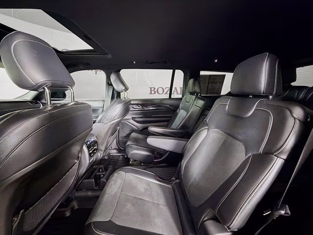 2023 Bright White Clearcoat Jeep Grand Cherokee L Altitude 4X4 SUV