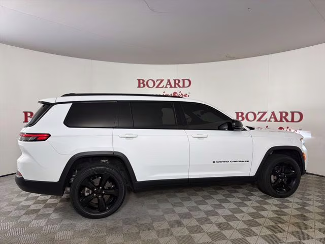 2023 Bright White Clearcoat Jeep Grand Cherokee L Altitude 4X4 SUV