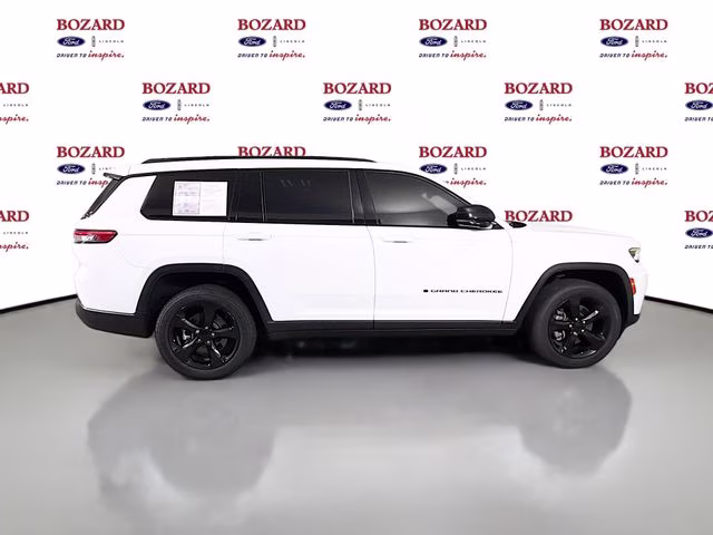 2023 Bright White Clearcoat Jeep Grand Cherokee L Altitude 4X4 SUV
