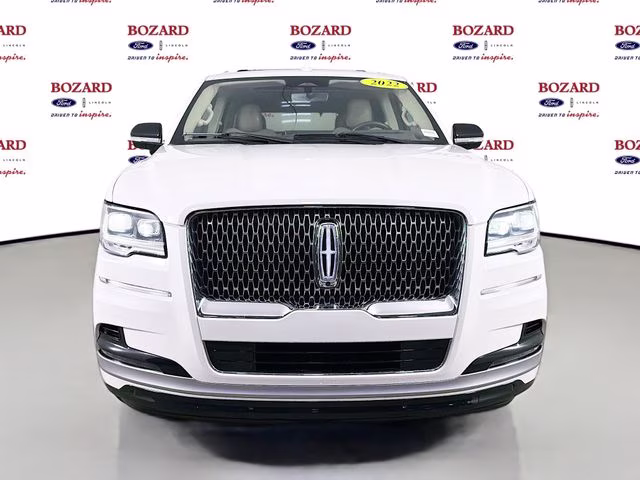 2022 White Metallic Lincoln Navigator Reserve 4X4 SUV