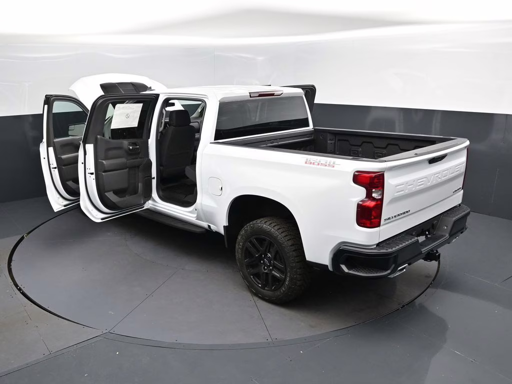 2026 Summit White Chevrolet Silverado 1500 Custom Trail Boss 4X4 Truck