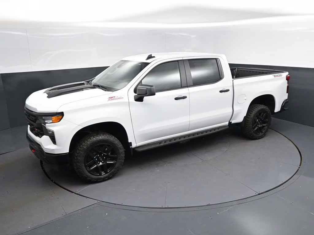 2026 Summit White Chevrolet Silverado 1500 Custom Trail Boss 4X4 Truck