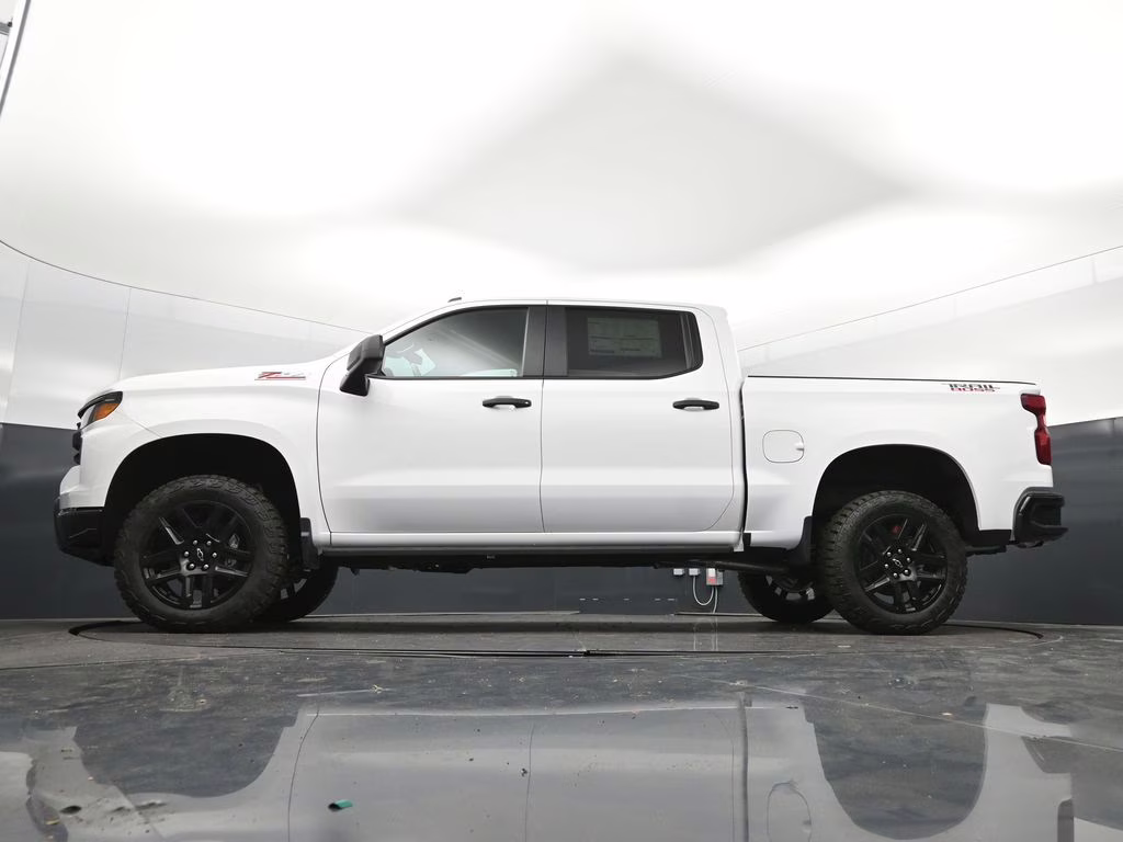 2026 Summit White Chevrolet Silverado 1500 Custom Trail Boss 4X4 Truck
