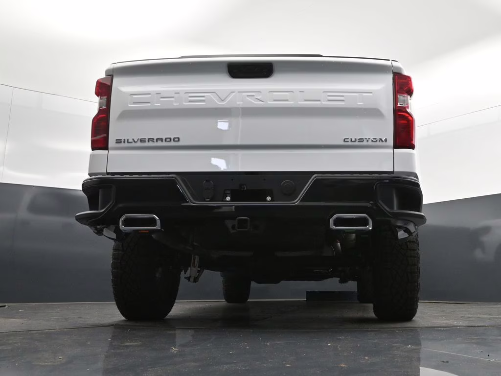 2026 Summit White Chevrolet Silverado 1500 Custom Trail Boss 4X4 Truck