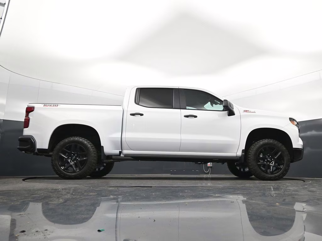 2026 Summit White Chevrolet Silverado 1500 Custom Trail Boss 4X4 Truck