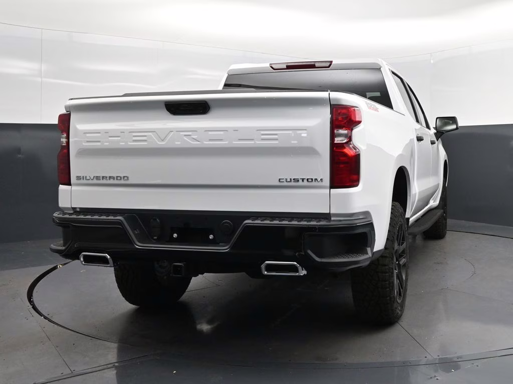 2026 Summit White Chevrolet Silverado 1500 Custom Trail Boss 4X4 Truck