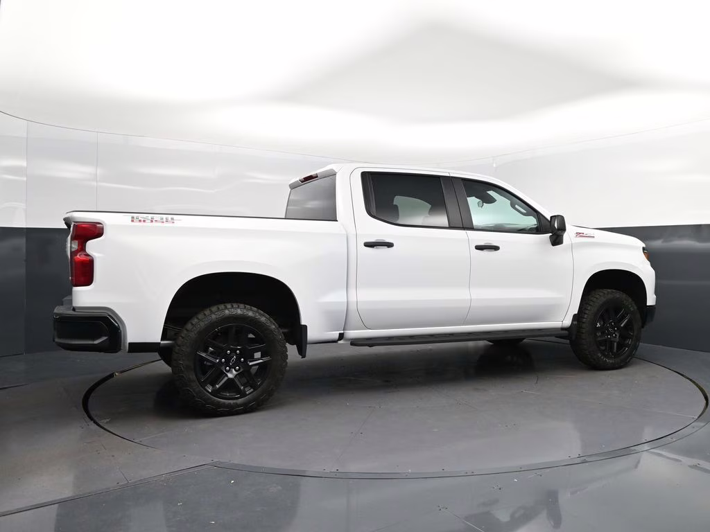 2026 Summit White Chevrolet Silverado 1500 Custom Trail Boss 4X4 Truck