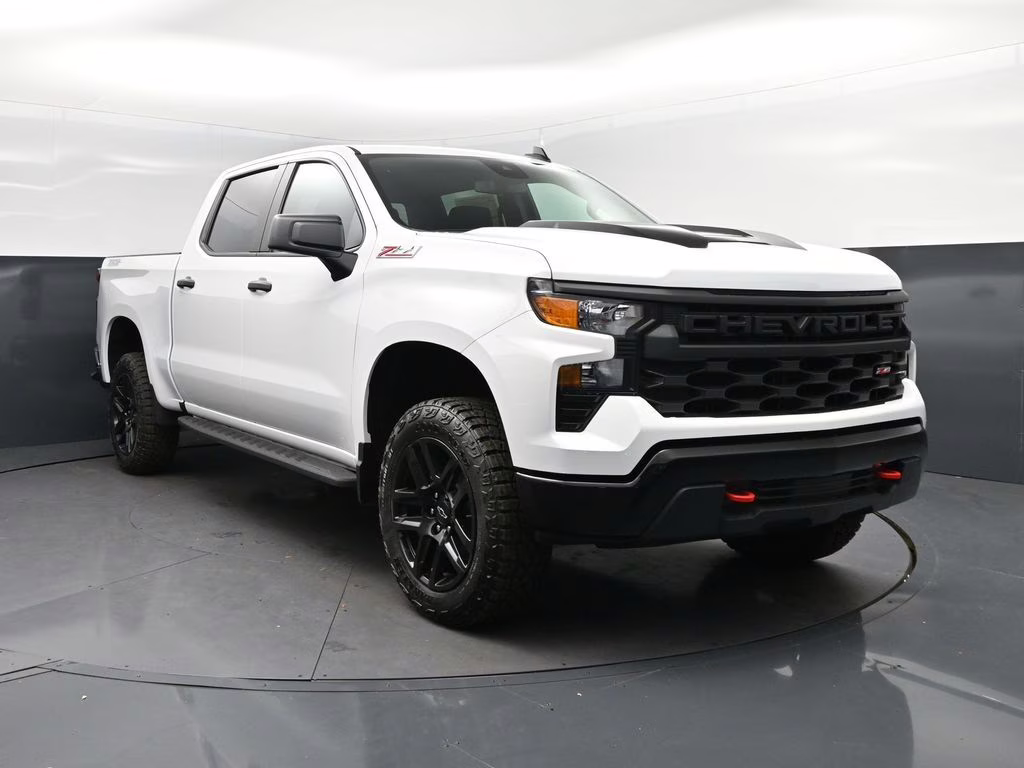 2026 Summit White Chevrolet Silverado 1500 Custom Trail Boss 4X4 Truck