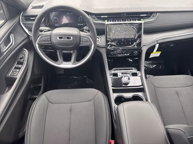 2026 Bright White Clearcoat Jeep Grand Cherokee Laredo X RWD SUV