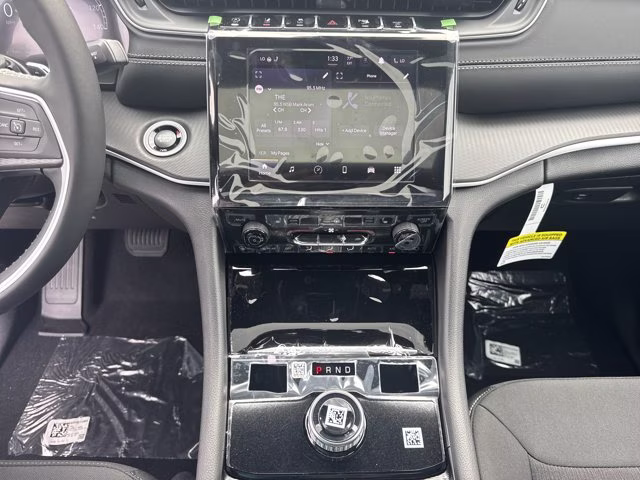 2026 Bright White Clearcoat Jeep Grand Cherokee Laredo X RWD SUV