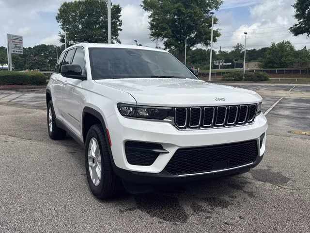2026 Bright White Clearcoat Jeep Grand Cherokee Laredo X RWD SUV