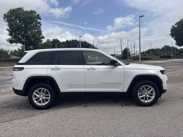 2026 Bright White Clearcoat Jeep Grand Cherokee Laredo X RWD SUV