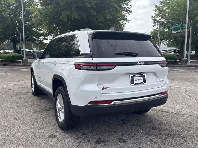 2026 Bright White Clearcoat Jeep Grand Cherokee Laredo X RWD SUV