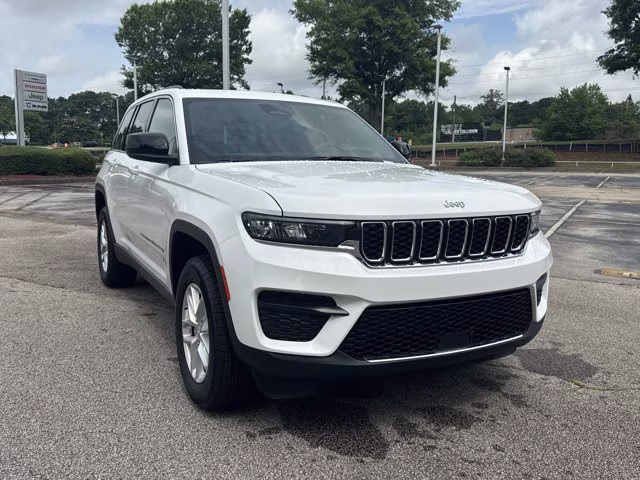 2026 Bright White Clearcoat Jeep Grand Cherokee Laredo X RWD SUV