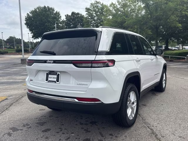 2026 Bright White Clearcoat Jeep Grand Cherokee Laredo X RWD SUV