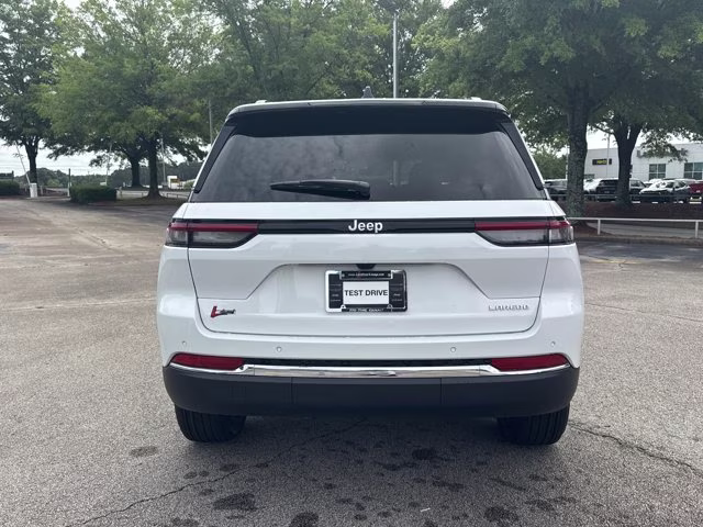 2026 Bright White Clearcoat Jeep Grand Cherokee Laredo X RWD SUV