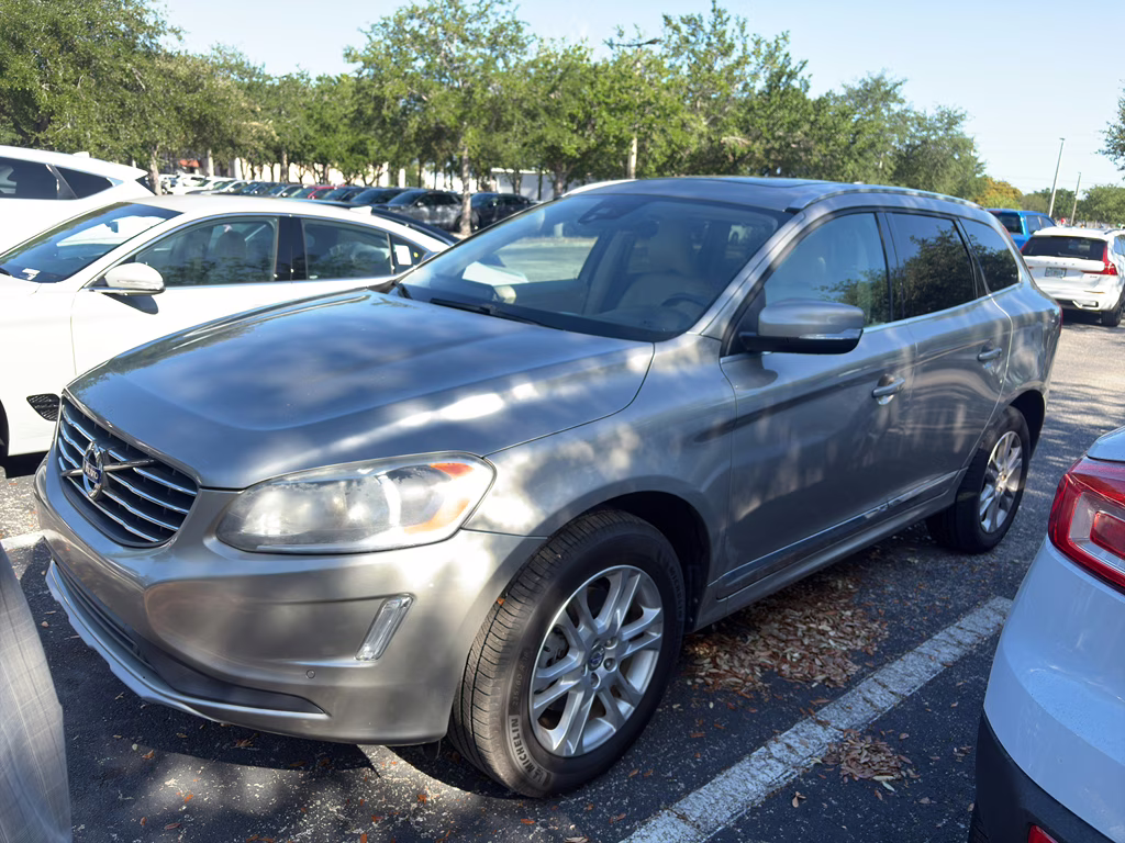 2016 Seashell Metallic Volvo XC60 T5 Drive-E Premier FWD SUV