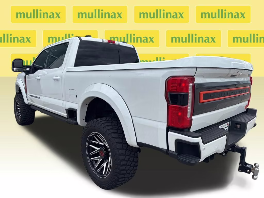 2024 Star White Metallic Tri-Coat Ford Super Duty F-250 SRW Lariat 4X4 Truck