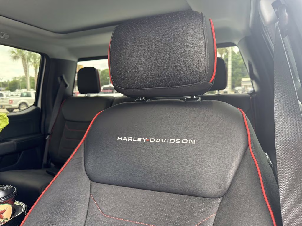 2024 Star White Metallic Tri-Coat Ford Super Duty F-250 SRW Lariat 4X4 Truck