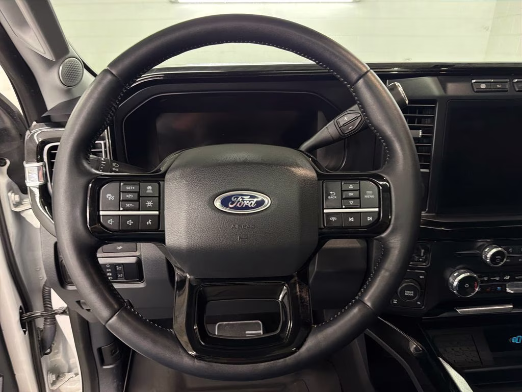 2024 White Metallic Ford Super Duty F-250 SRW Lariat 4X4 Truck