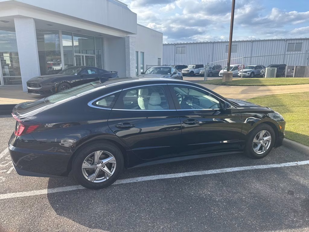 2022 Phantom Black Hyundai Sonata SE FWD Sedan
