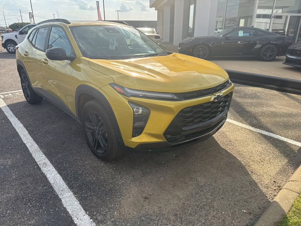 2024 Nitro Yellow Metallic Chevrolet Trax ACTIV FWD SUV