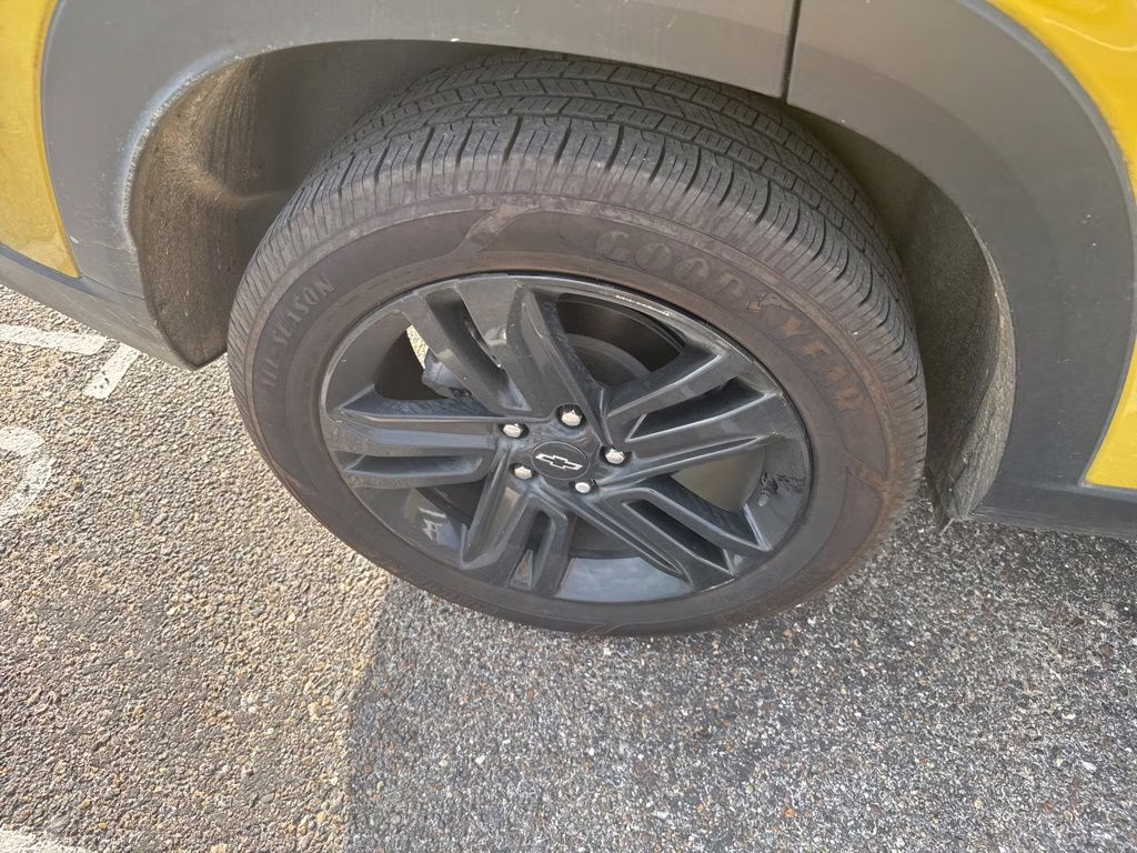 2024 Nitro Yellow Metallic Chevrolet Trax ACTIV FWD SUV