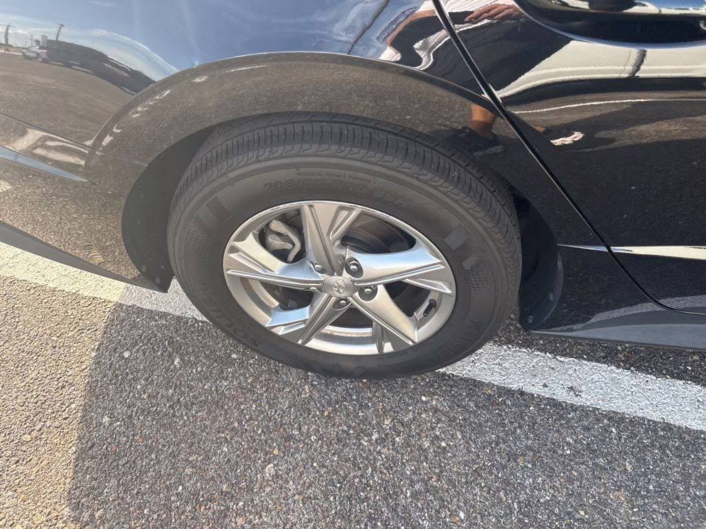 2022 Phantom Black Hyundai Sonata SE FWD Sedan