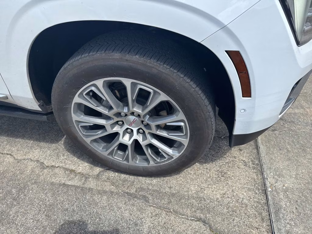 2025 Summit White GMC Yukon Denali RWD SUV