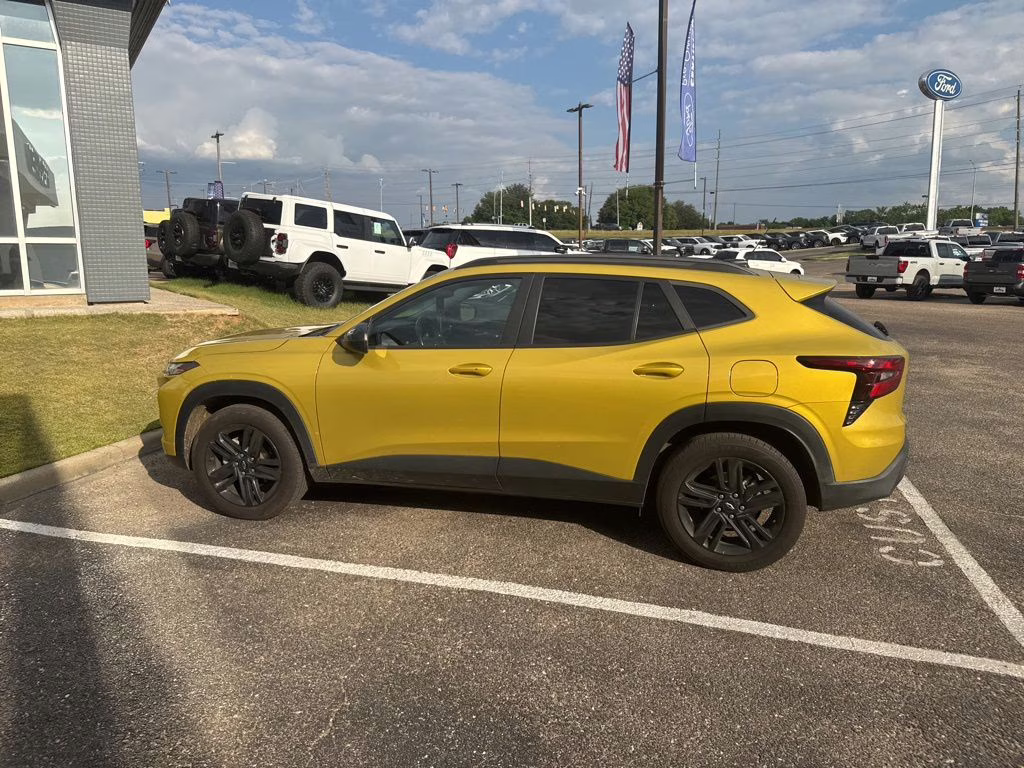 2024 Nitro Yellow Metallic Chevrolet Trax ACTIV FWD SUV