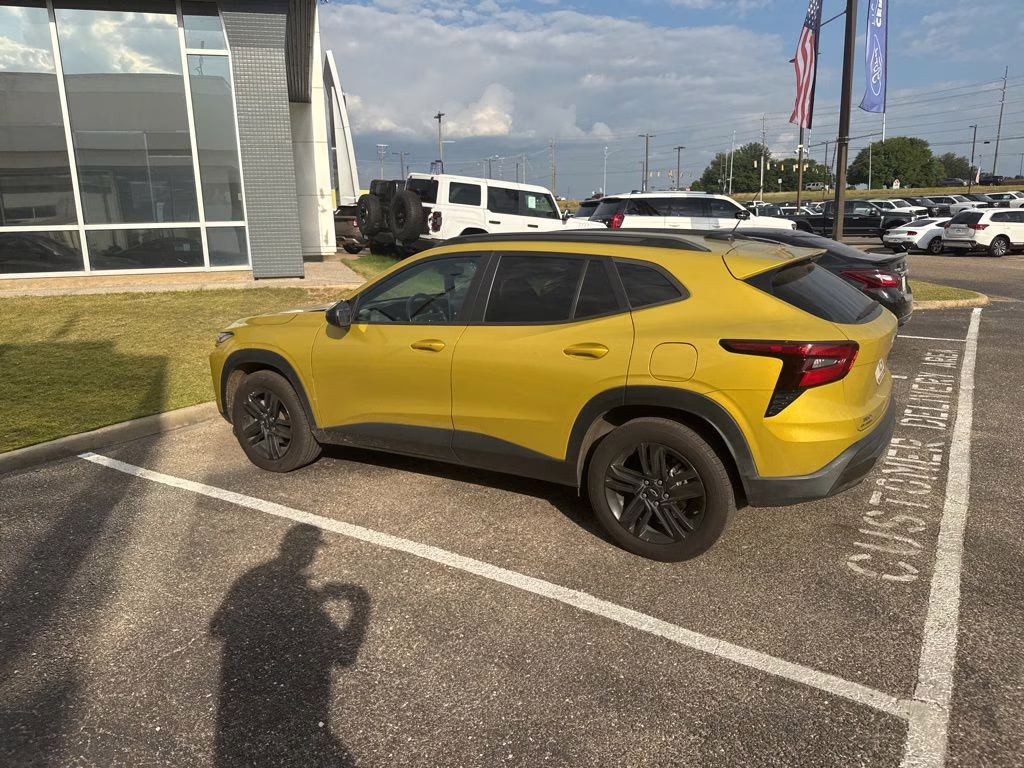 2024 Nitro Yellow Metallic Chevrolet Trax ACTIV FWD SUV