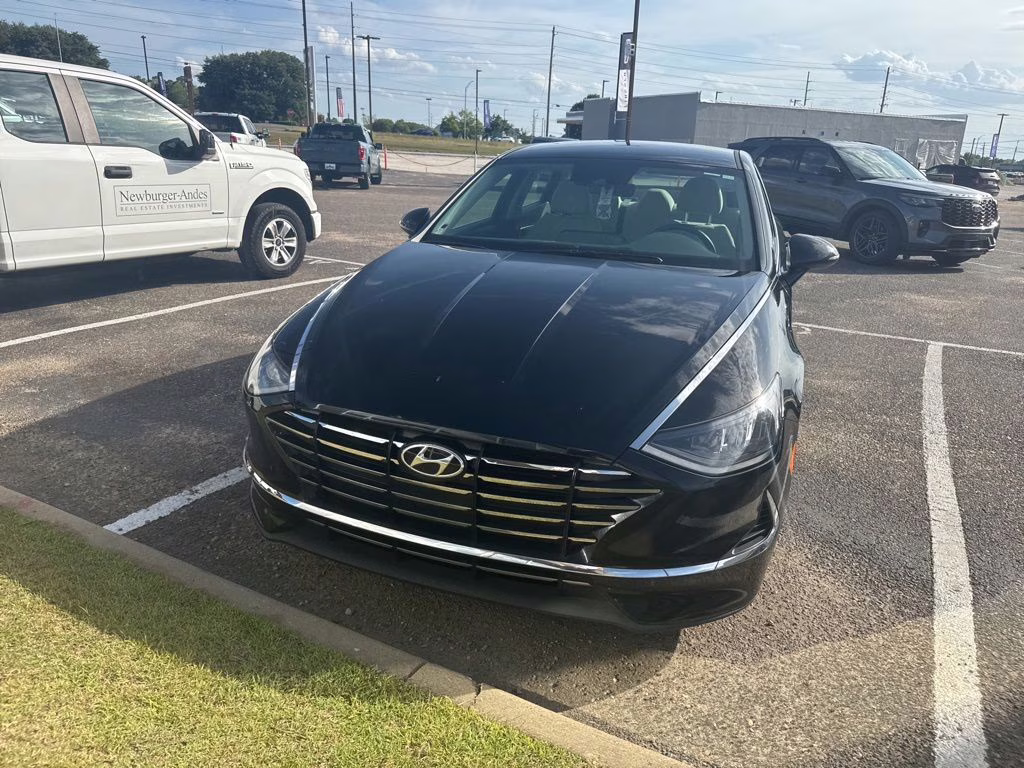 2022 Phantom Black Hyundai Sonata SE FWD Sedan