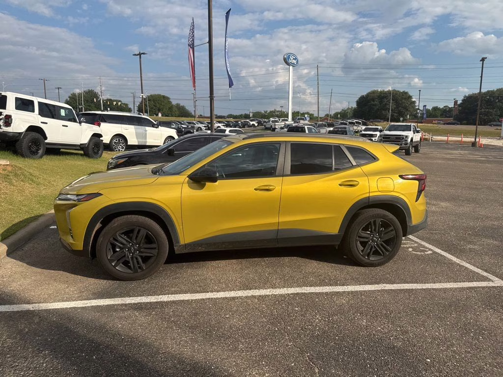 2024 Nitro Yellow Metallic Chevrolet Trax ACTIV FWD SUV