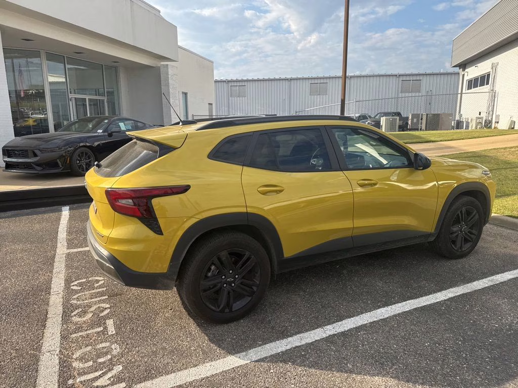 2024 Nitro Yellow Metallic Chevrolet Trax ACTIV FWD SUV